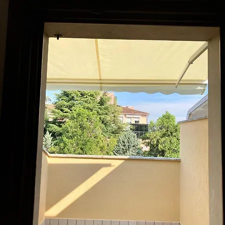 Al Numero 13 - Zona Clinica Pederzoli ペスキエーラ・デル・ガルダ